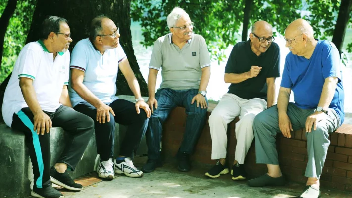 'রটে বটে-ঘটে না' নাটকের একটি দৃশ্য। ছবি: সংগৃহীত Rore