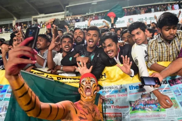 ভারত-বাংলাদেশের দুদেশের সমর্থকদের মধ্যে 'সাইবার ওয়ার' দেখা যায় এখন।