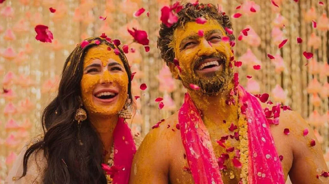 হলুদ ছোঁয়ায় অপরূপ 'ভিক্যাট'