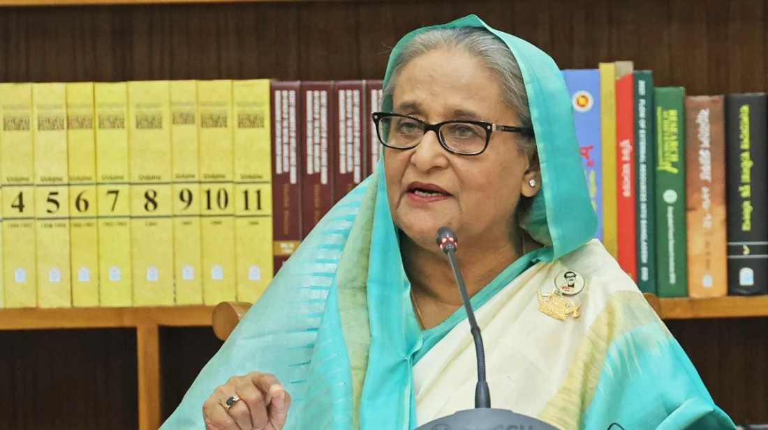 আওয়ামী লীগের উপদেষ্টা পরিষদের সভায় প্রধানমন্ত্রী শেখ হাসিনা। ছবি: ফোকাস বাংলা