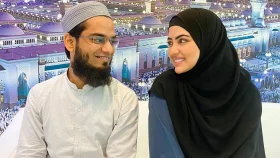 বিবাহবার্ষিকীতে যা বললেন অভিনয় ছেড়ে দেওয়া সেই সানা খান