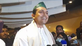 বঙ্গবন্ধু লুকে ‘মিশন এক্সট্রিম’ প্রিমিয়ার শোতে হাজির আরিফিন শুভ