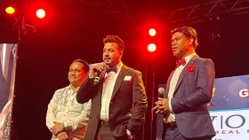 ঢালিউড অ্যাওয়ার্ডে আরিফিন শুভর ছবির প্রচারে শাকিব খান!