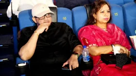 থানায় অস্ত্র জমা দিলেন মুরাদ হাসান ও তার স্ত্রী&nbsp;