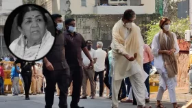 লতা মঙ্গেশকরের বাসায় অমিতাভ বচ্চন