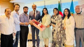 মেয়র আতিকুলকে আমন্ত্রণ জানালো শিল্পী সমিতি
