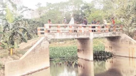 কুমিল্লায় কাজে আসছে না রুহিতা খালের ব্রিজ