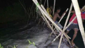 ফসল রক্ষা বাঁধ ভেঙে দেওয়ার অভিযোগে মামলা
