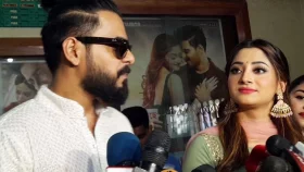 &lsquo;শান&rsquo;-এর জন্য হলে হলে ঘুরছেন সিয়াম-পূজা