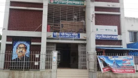কুষ্টিয়ায় ঝড়ের তাণ্ডবে ভেঙে গেছে শতাধিক বৈদ্যুতিক খুঁটি