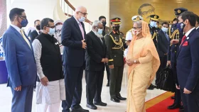 দিল্লির পথে প্রধানমন্ত্রী
