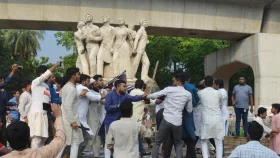 আবরারের স্মরণ সভায় হামলার অভিযোগ ছাত্রলীগের বিরুদ্ধে, আহত ১৩