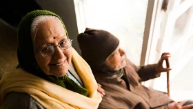শীতে প্রবীণদের স্বাস্থ্য সুরক্ষায়