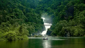 অধরা পান্থুমাই ঝরনা দেখা