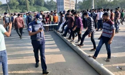 কক্সবাজারে টায়ার জ্বেলে-পিলার ফেলে সড়ক অবরোধ