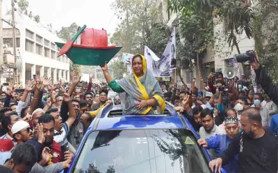 প্রতীক পাওয়ার পর আইভি।