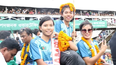 ‘অন্যের জমিতে দিনমজুরি করে বুট কিনেছে মারিয়া মান্দা’