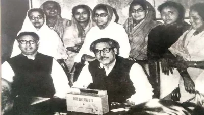 মুজিবুর রহমান এবং তার দল ১৯৭০ সালের সাধারণ নির্বাচনে জিতেছিলেন