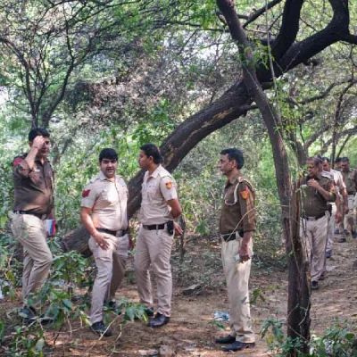 জঙ্গলে ফেলা দেওয়া শ্রদ্ধার টুকরো দেহ খুঁজছে পুলিশ 