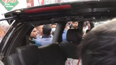 ভিডিও থেকে নেওয়া ছবি (সংগৃহীত)