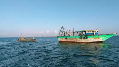 নৌবাহিনীর কর্মীরা ট্রলারটিকে শ্রীলঙ্কার উত্তর উপকূল থেকে প্রায় ৭ কিলোমিটার দূরে ভাসতে দেখেছেন।