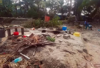 বহু বছর ধরে এখানে বসবাস করে আসছিল ২৪টি দরিদ্র পরিবার। ছবি: ইত্তেফাক
