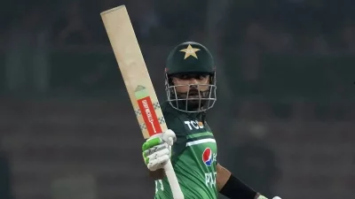 পাকিস্তানের অধিনায়ক বাবর আজম। 