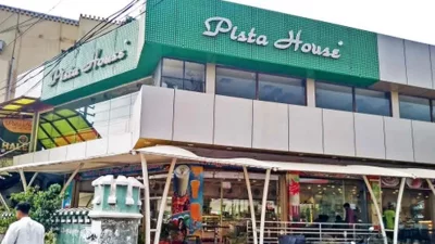 বিরিয়ানি ও হালিমের জন্য বিখ্যাত হায়দ্রাবাদের পিস্তা হাউস