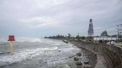 মিয়ানমারের উত্তরাঞ্চলীয় রাখাইন রাজ্য ঘূর্ণিঝড় মোখার তাণ্ডবে ব্যাপক ক্ষয়ক্ষতি হয়েছে।
