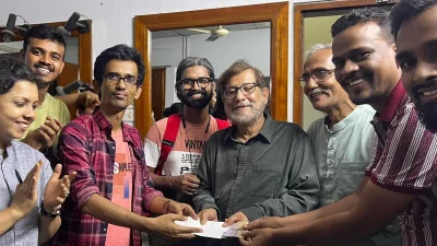 প্রথমবার মঞ্চনাটকের জন্য সম্মানী পেলেন এই অভিনেতা। ছবি: সংগৃহীত