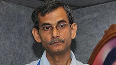 প্রবীণ সাংবাদিক আশিস ঘোষ। 