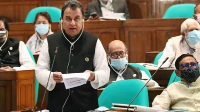 অর্থমন্ত্রী আ হ ম মুস্তফা কামাল। 