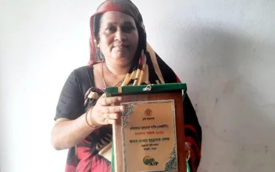 জাতীয় পদকপ্রাপ্ত নারী উদ্যোক্তা ও এআইপি খেতাবধারী নূরুন্নাহার। ছবি: ইত্তেফাক