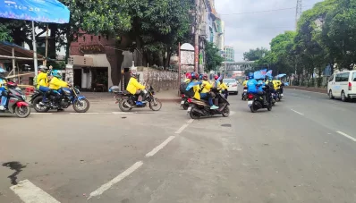 ঢাকা থেকে যশোরে ৫০ জনের অধিক নারী বাইকারকে নিয়ে ‘রোড শো’