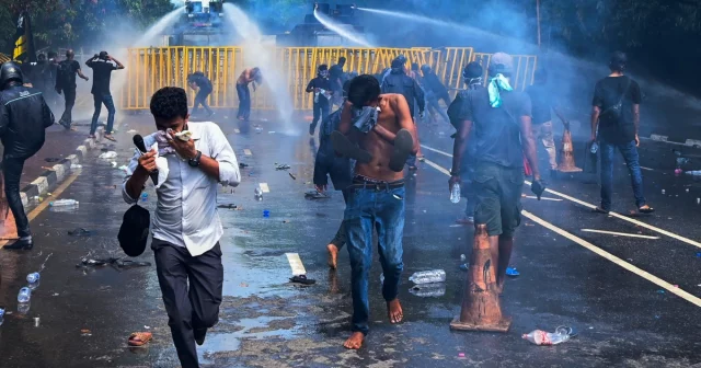 srilankan protesters