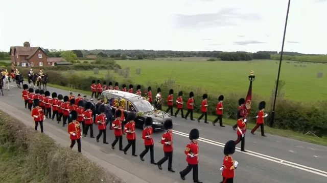 উইন্ডসর ক্যাসেলে রানির কফিন