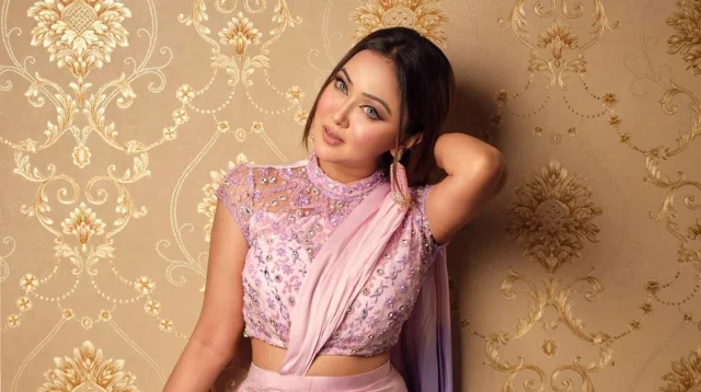 নিষিদ্ধ হলেন চমক