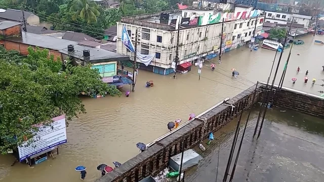 ভারী বৃষ্টি ও পাহাড়ি ঢলে তলিয়ে গেছে সুনামগঞ্জ। ছবি: সংগৃহীত