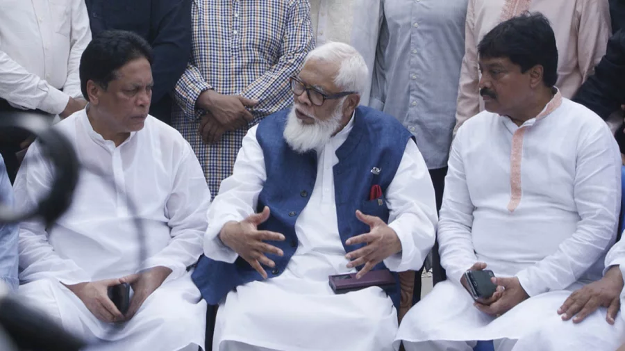 বঙ্গবাজারে পরিদর্শনে সালমান এফ রহমান। ছবি: ফোকাস বাংলা